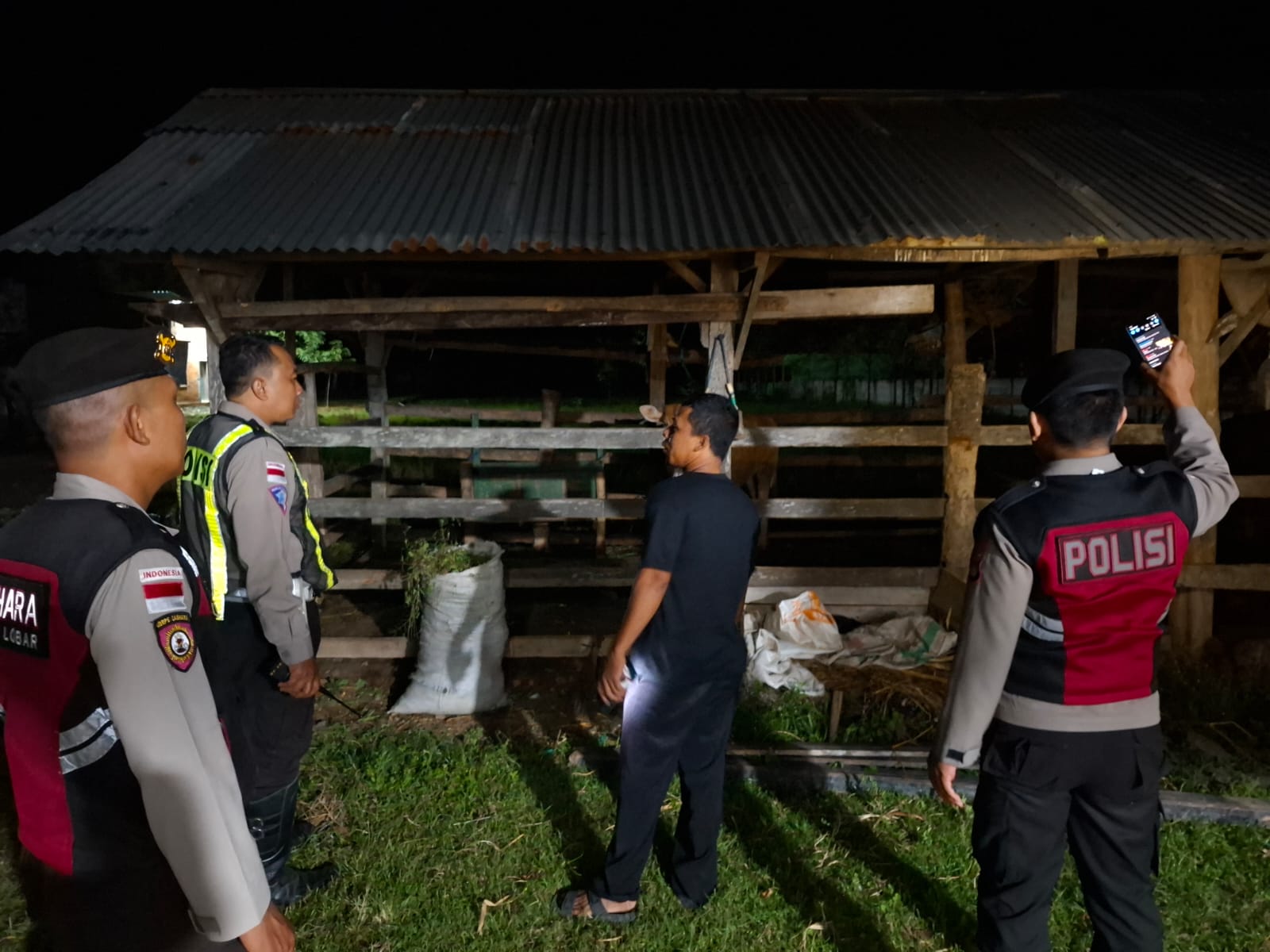 Keamanan Masyarakat Ditingkatkan, Polsek Sekotong Rutin Patroli Malam