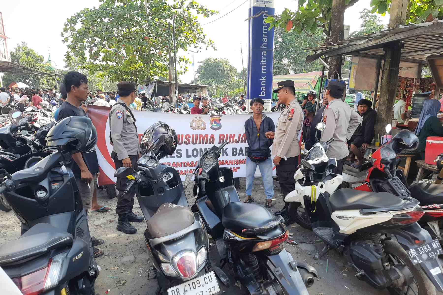 Polres Lombok Barat Gelar Ops Bina Kusuma Rinjani 2025, Jamin Keamanan di Pasar Kediri