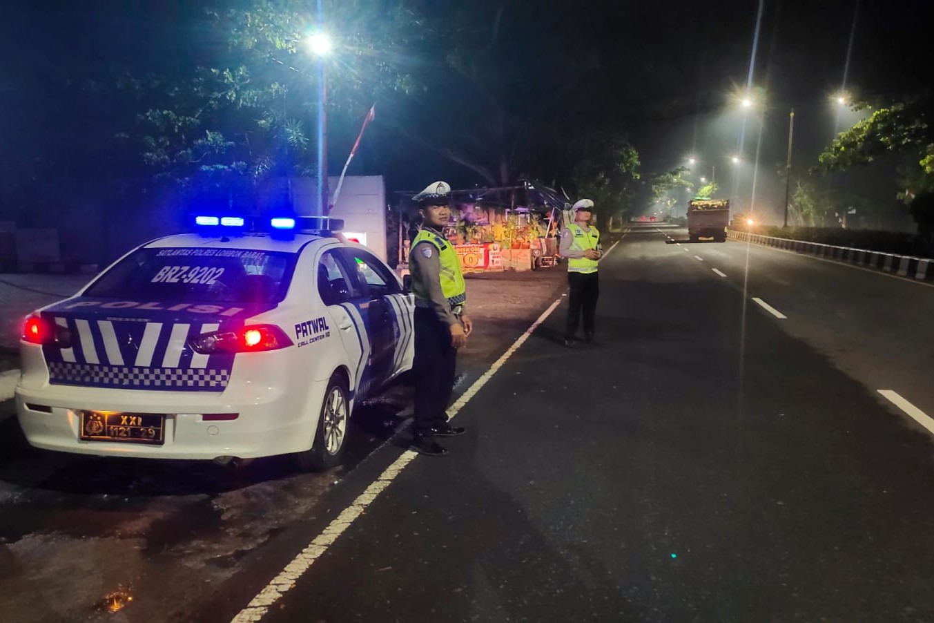 Patroli Malam Polres Lombok Barat Menjaga Ketertiban dan Keamanan di Jalur Utama