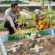 Bhabinkamtibmas Lembar Selatan Dorong Warga Kelola Lahan Pekarangan