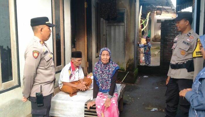 Kepedulian Polri: Polsek Kediri Berbagi di Dusun Bangket Dalem