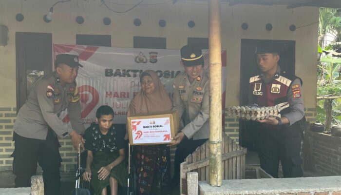 Polisi Hadir untuk Rakyat: Bantuan Disabilitas di Dusun Bertong