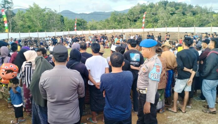 Pengamanan Humanis Warnai Gelaran Peresean di Kecamatan Lembar