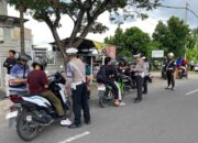 Polres Lombok Barat Tertibkan Pengendara Tanpa Surat Resmi di Operasi Patuh 2025