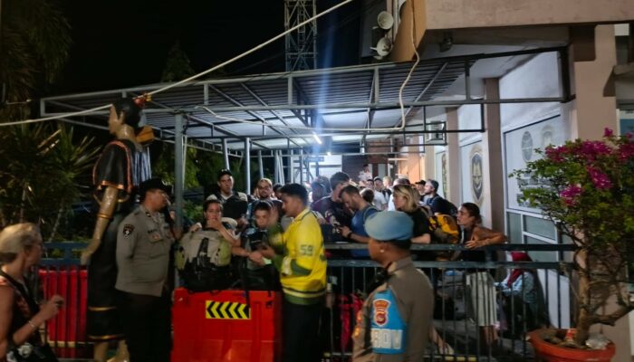 Lembar Dipadati Turis Asing: Polisi Jamin Keamanan dan Kelancaran Penyeberangan