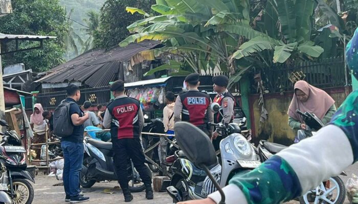 Cegah Radikalisme, Polres Lombok Barat Sosialisasi Kamtibmas di Pasar Banyu Urip