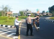 Polisi Lalu Lintas Lombok Barat Intensifkan Pengaturan Arus di Titik Rawan