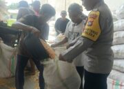 Amankan Cadangan Pangan, Bhabinkamtibmas Gerung Dampingi Petani