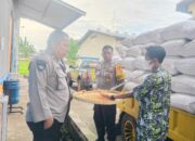 Cek Kualitas, Polsek Gerung Dampingi Penjualan 7 Ton Jagung untuk Cadangan Pangan