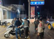 Menjelang Nataru Polsek Woha Gelar Razia dan Sweeping Menyita Puluhan Botol Miras