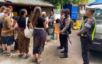 Polisi Perketat Pengamanan Wisata Pura Batu Bolong Senggigi